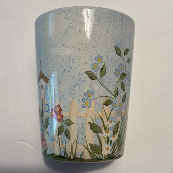 Garden Blue Floral Bathroom Set of Soap Caddy, Dispenser & Toothbrush Holder - Picture 9 of 16